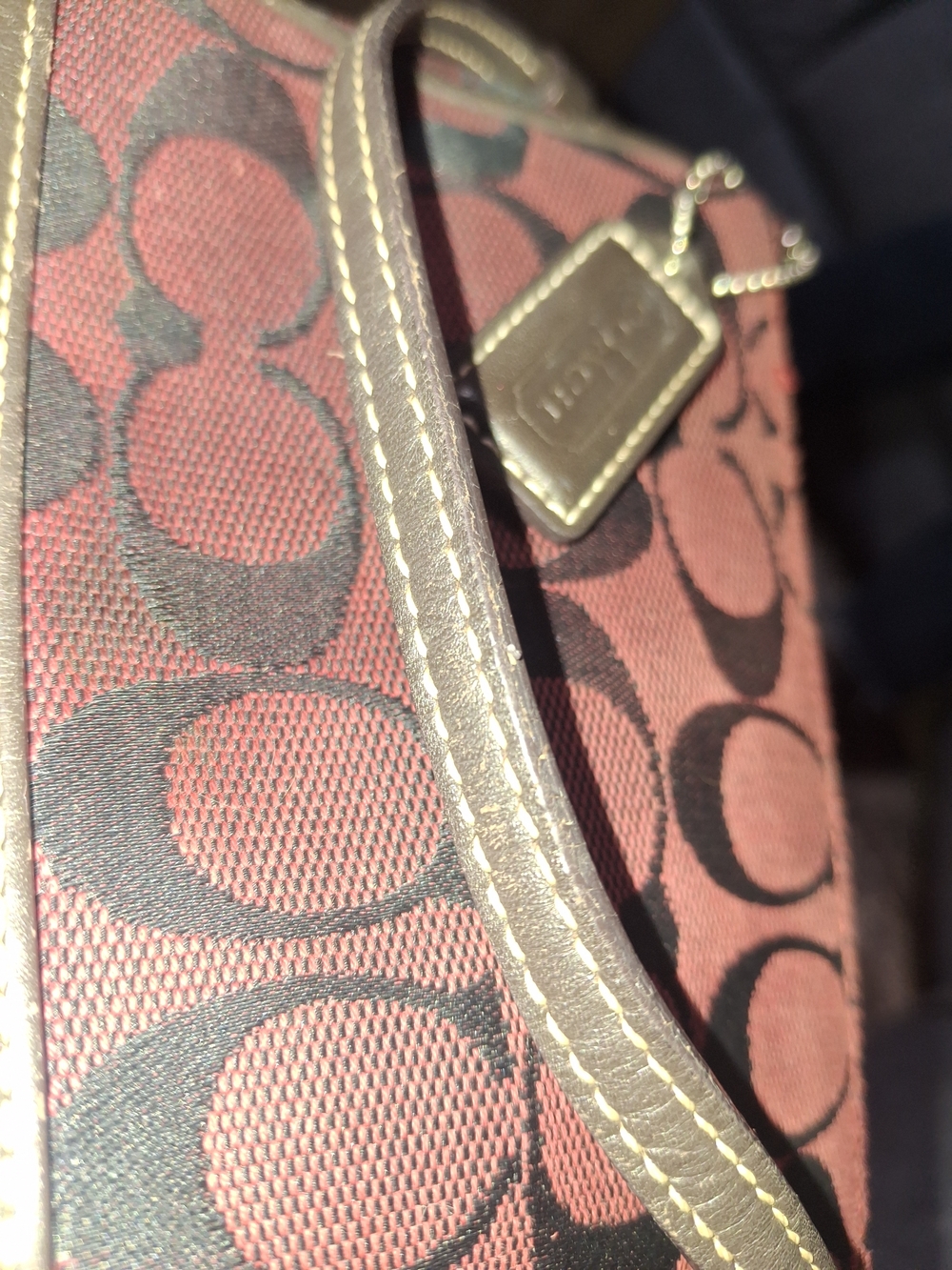 Coach Vintage Hamptom Red and Brown Signature Purse. - Picture 4 of 7